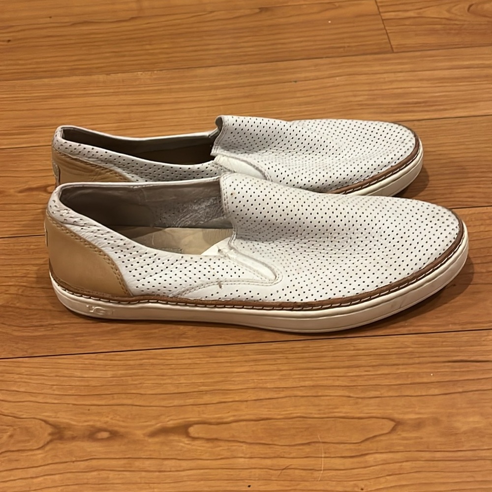 UGG white & tan leather  slip on shoe